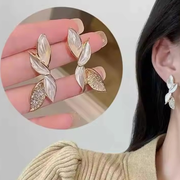 Sirius - Elegant Style Leaf Earrings. NWT - Picture 3 of 5